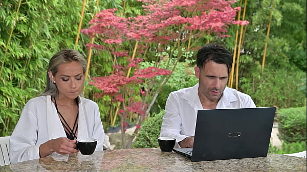 Special Delivery Chapter 1: Naughty Babe Veronica Leal Hooks Up With Bi Beauty Tiffany Tatum GP3363A